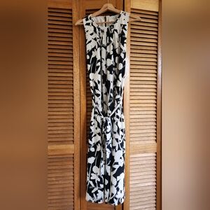 Banana Republic Sleeveless Black & White Floral Midi Dress with Pockets